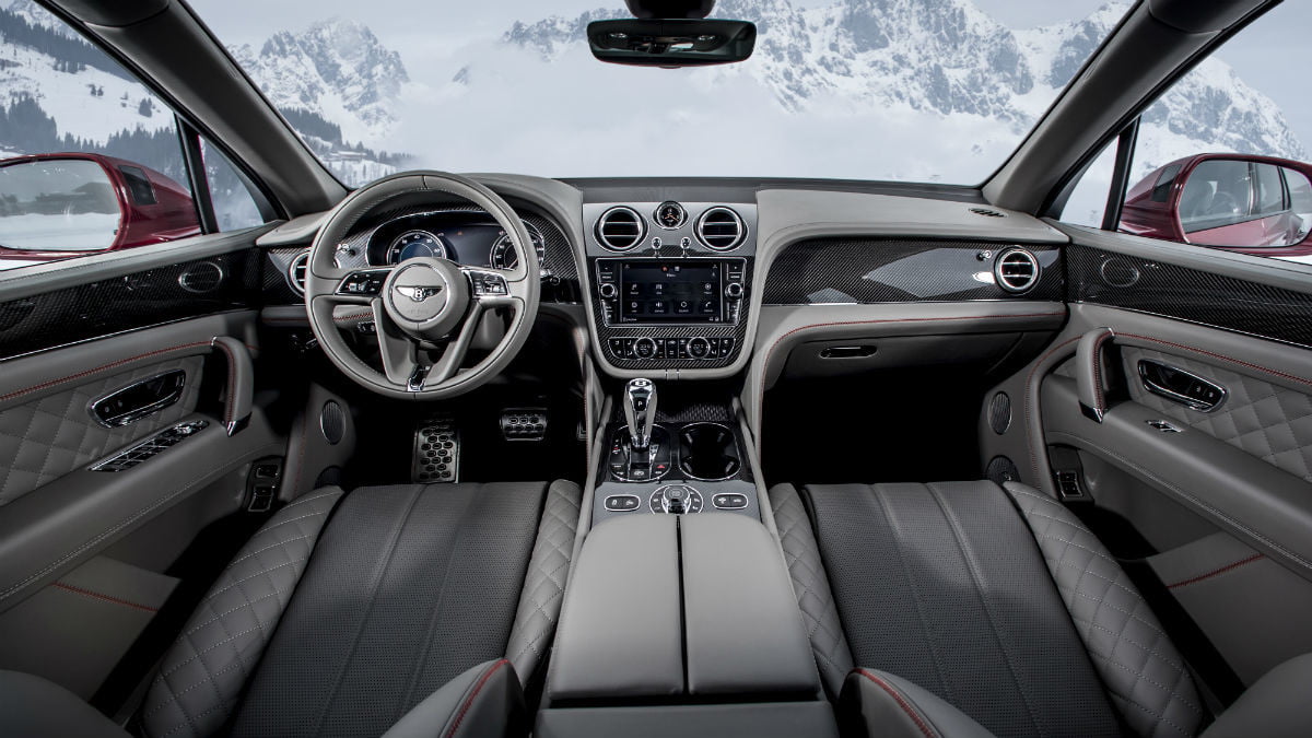 宾利bentayga v8内饰仪表盘