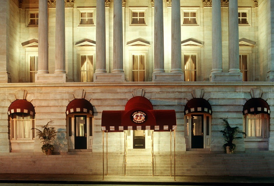 摩纳哥酒店狗狗友好的宠物友好的华盛顿特区罗伯特·米尔斯历史地标谢丽尔·罗利·柯布西耶密斯·凡·德·罗沃伦·普拉纳迭戈·贾科梅蒂阿尔贝托联邦风格新古典主义朱庇特神庙罗马国际间谍博物馆国家肖像画廊国家艺术博物馆福特剧院莎士比亚剧院威瑞森中心,会议中心,联合车站,弗雷特亚麻缎枕头任天堂自行车共享