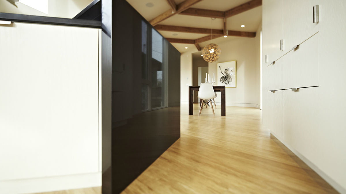 Skylab-Architects-homb-taft-prefab-hallway