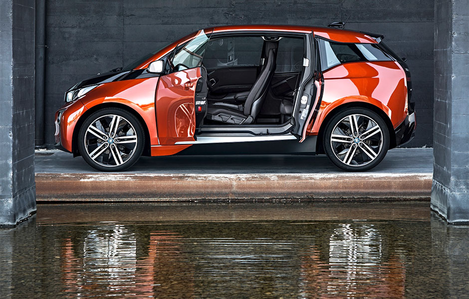 siennaMiller和Jamesfranso揭开bmwi3电动车