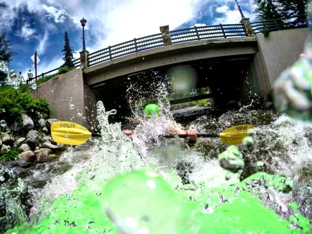 山地游戏Kayaking