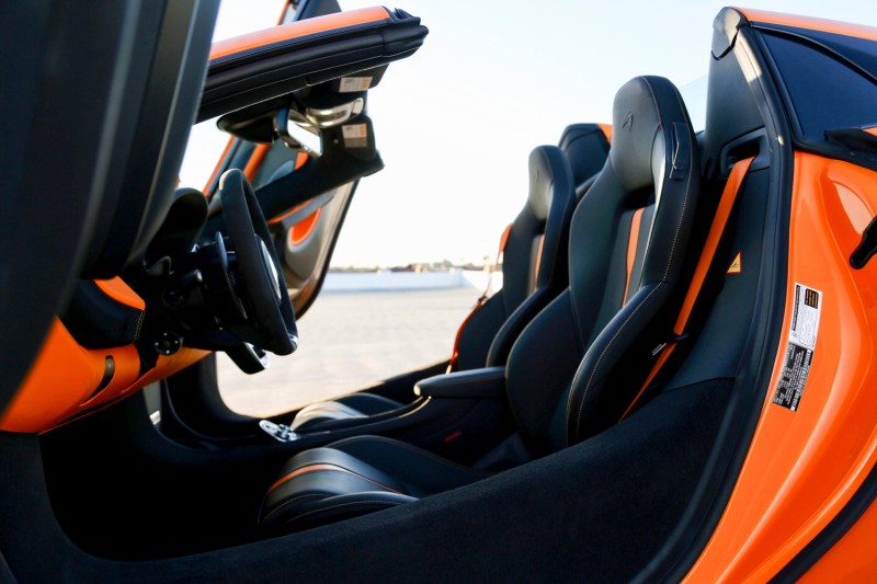 2022mclaren570s蜘蛛评审2019里bernman38