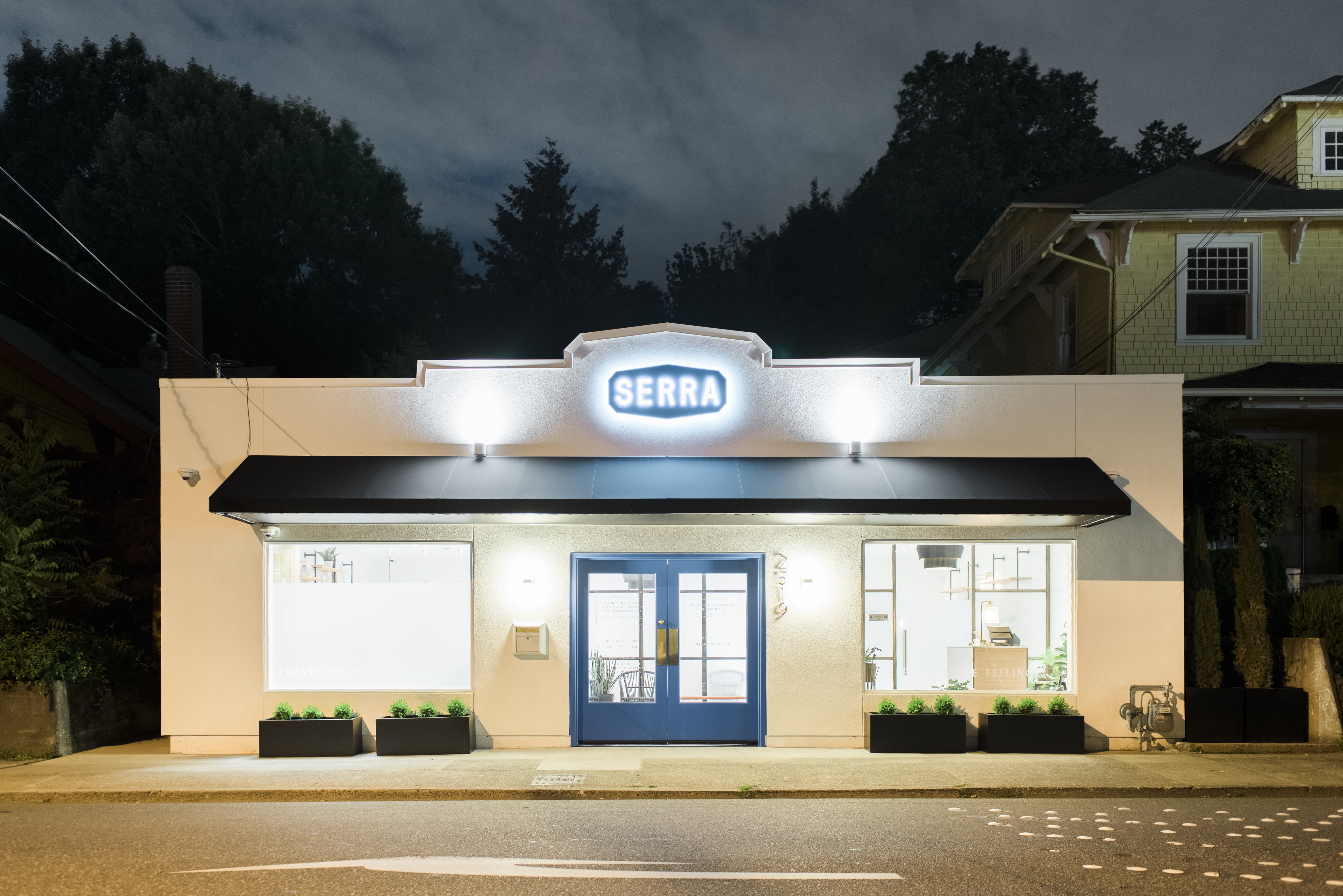 Serra娱乐所Belmont Bodega