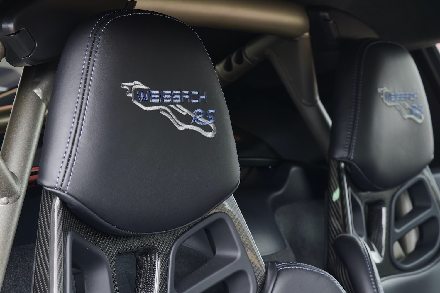 保时捷718开曼GT4RS关闭写客座