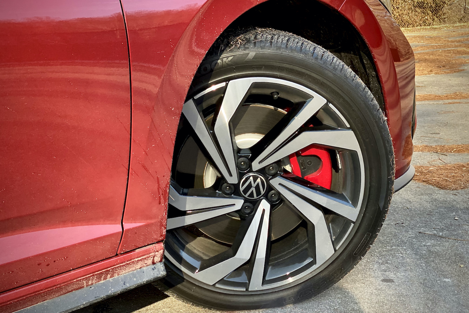 2022VolkswagenJETA前轮混凝土停车场