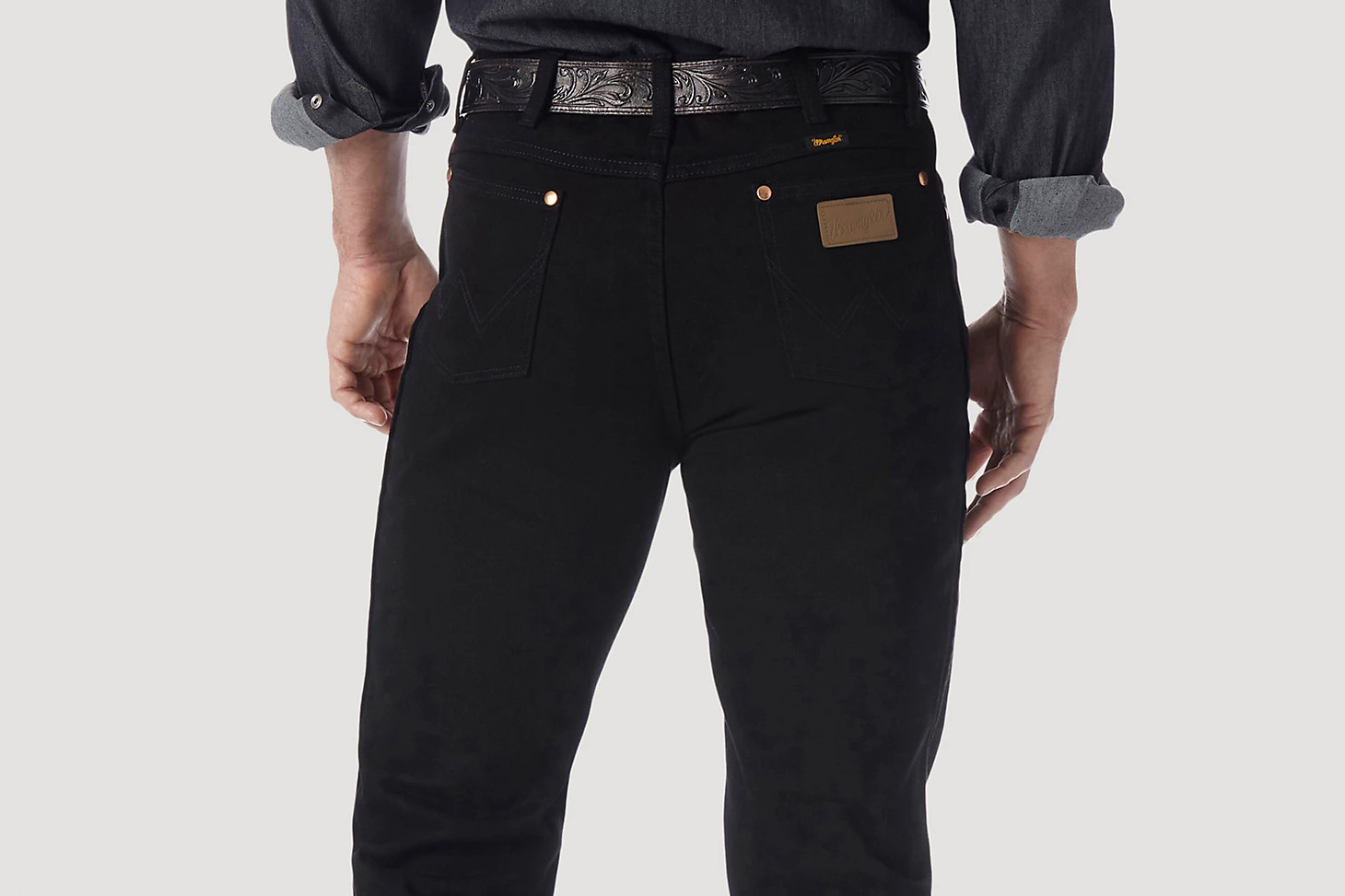背口袋细节Wrangler牛仔用黑色割牛仔裤