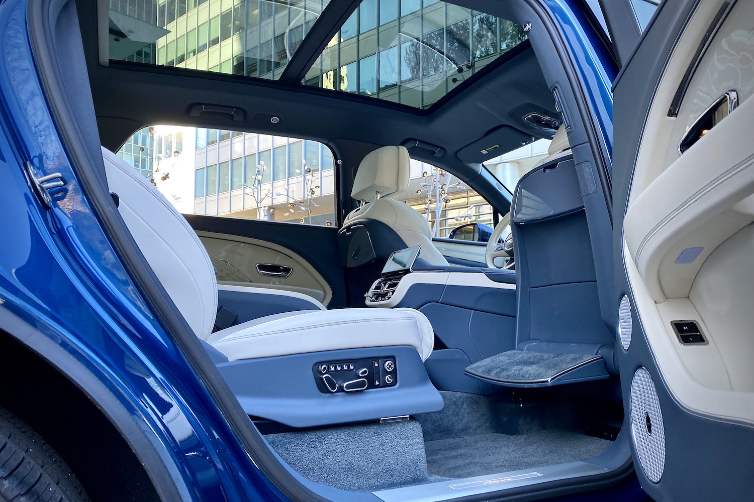 2023年BentleybentaygaEBB从车外扩展