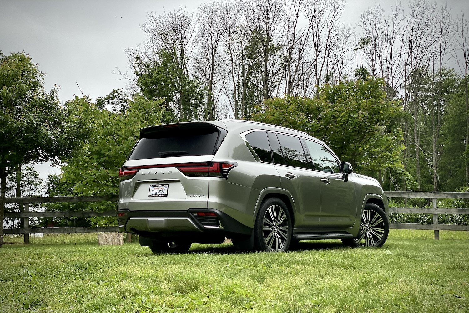 后端角2022LexusLX600