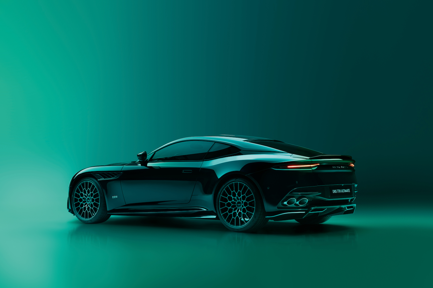 后端角2023Aston MartinDBS770