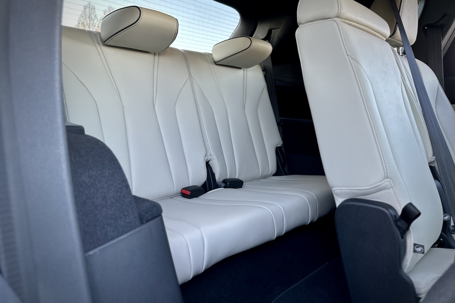 2022AcuraMDXS型三排座椅
