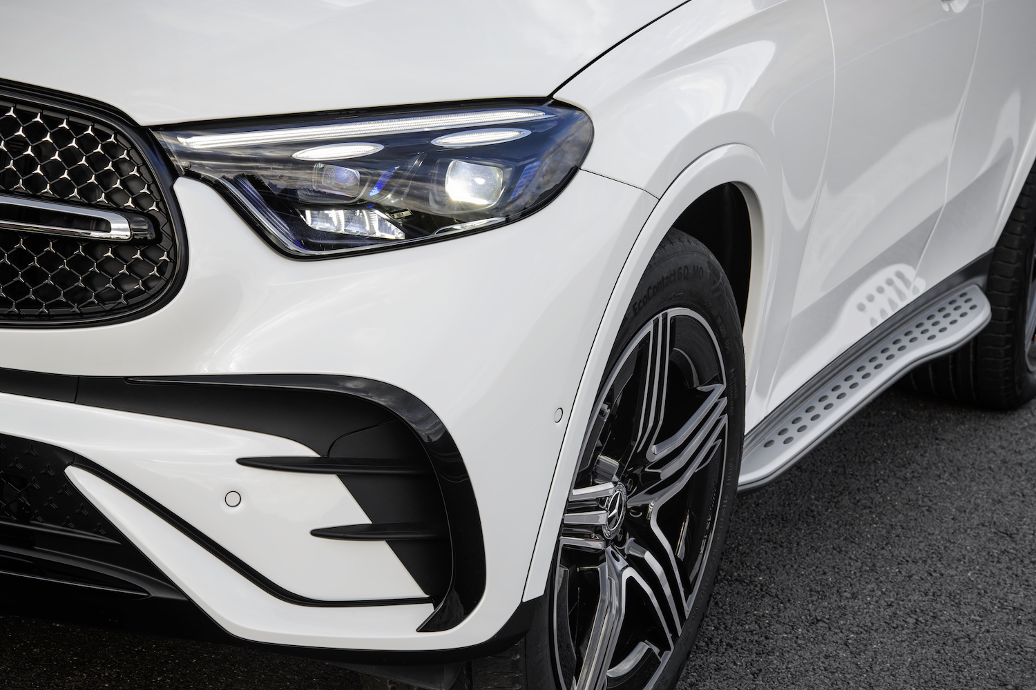 前端关闭2023Mercedes-BenzGLC前灯