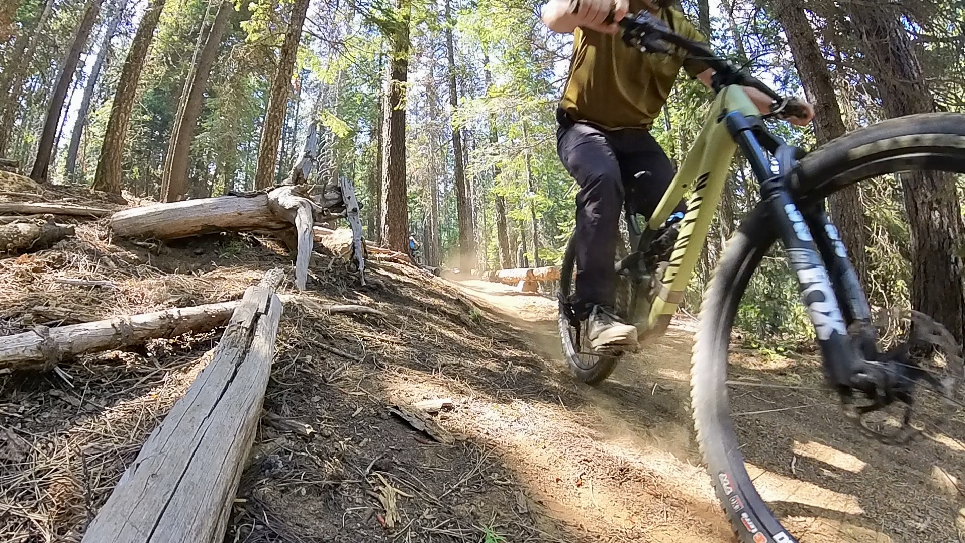 山上游荡EvoBike裤小路