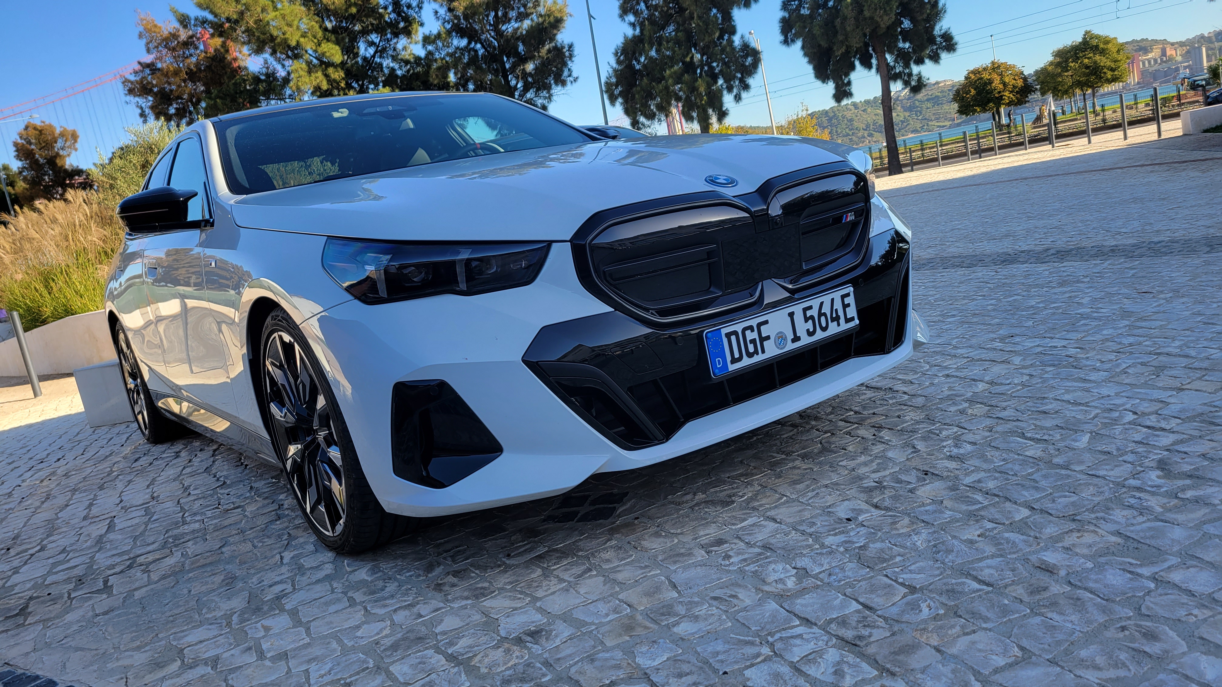 BMWi5前端视图