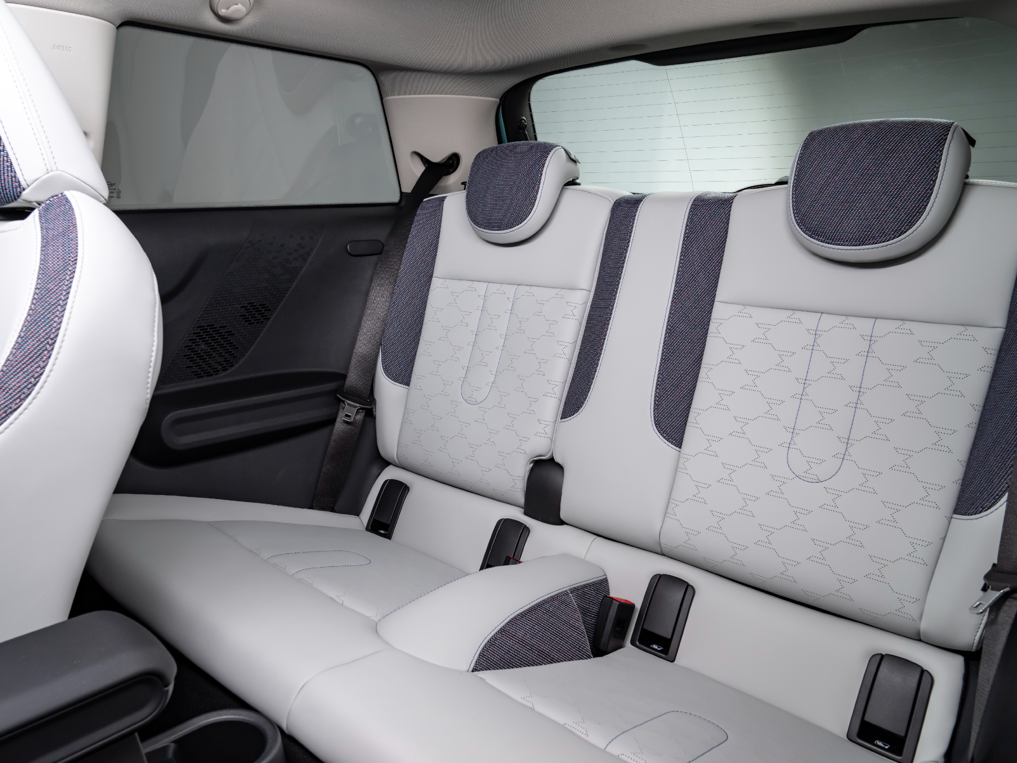 2025 MiniCooper后座
