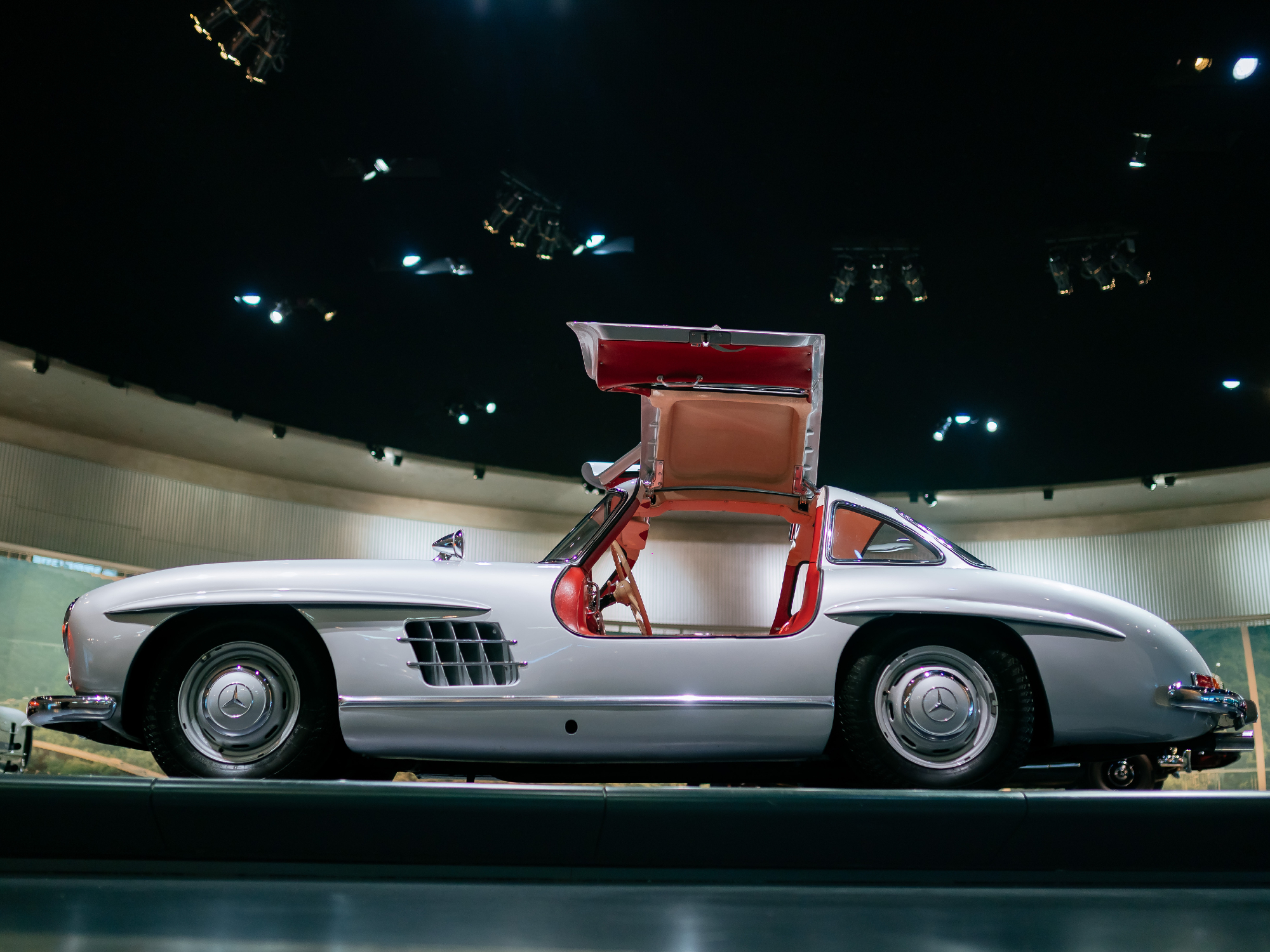 Mercedes-Benz 300SLCUPE显示器